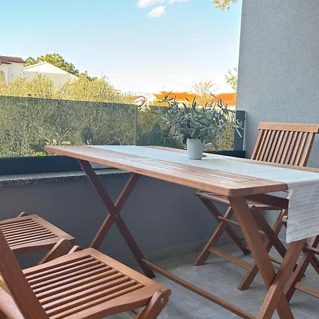 Aleksandra Appartement Vir