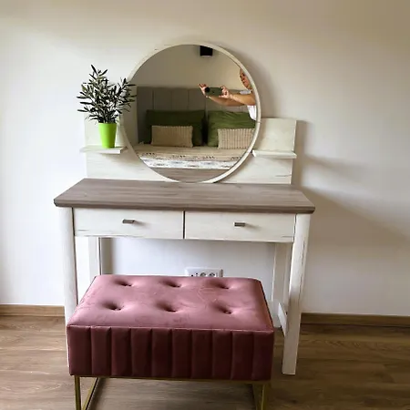 Aleksandra Apartment *