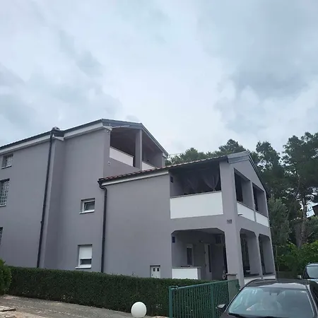 Aleksandra Apartment Vir