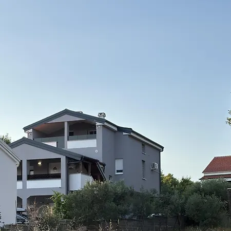 Aleksandra Apartamento Vir